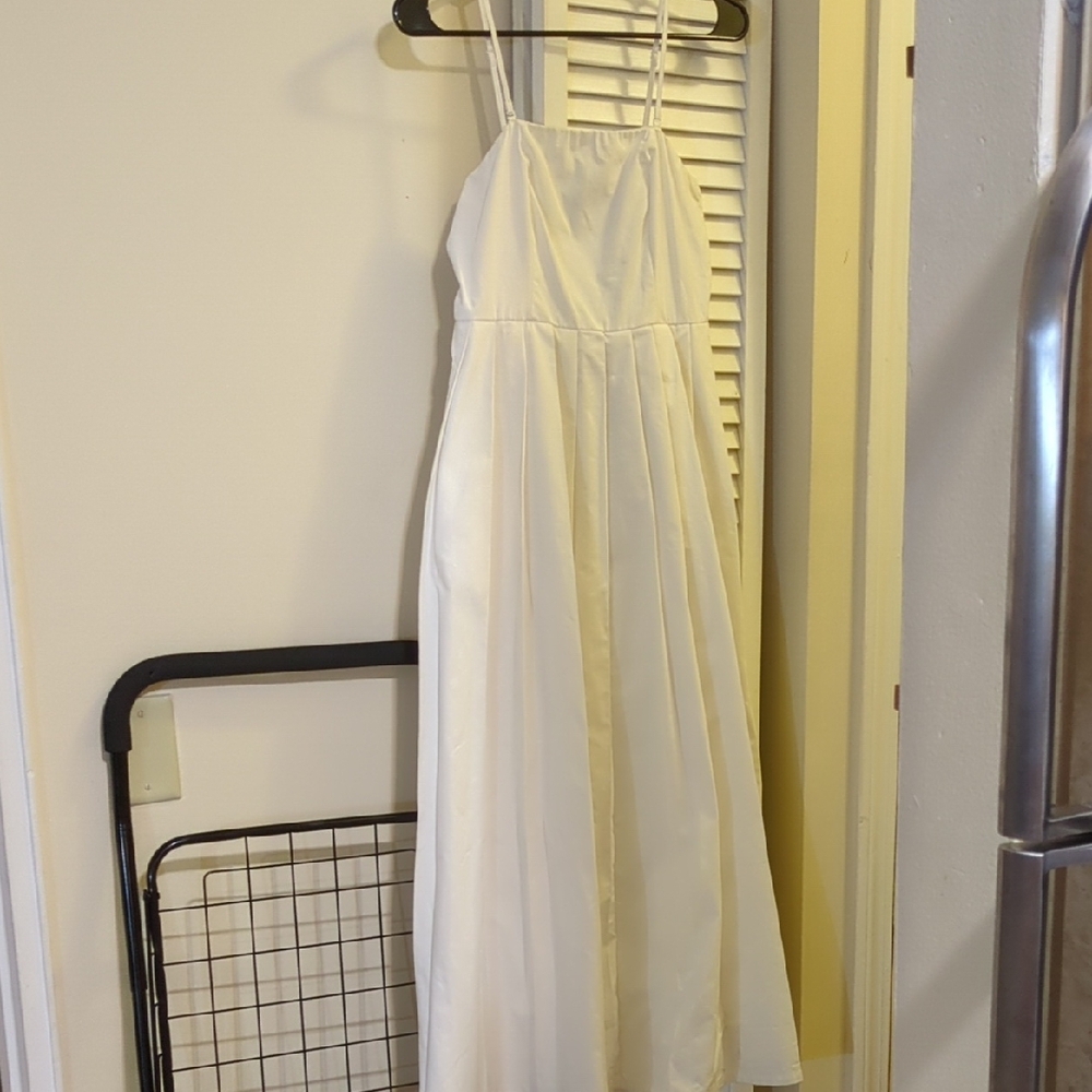 Elegant White Maxi Dress